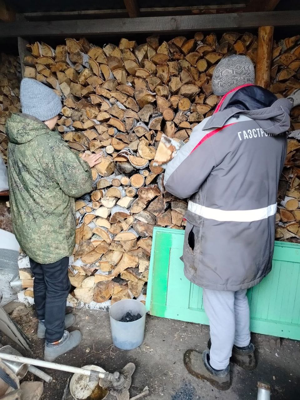 Помощь пожилому бригадным подрядом