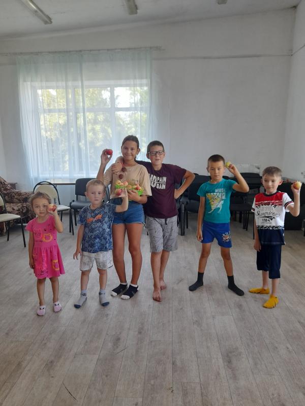 «Пришел спас - яблочки припас». «Пришел спас - яблочки припас».