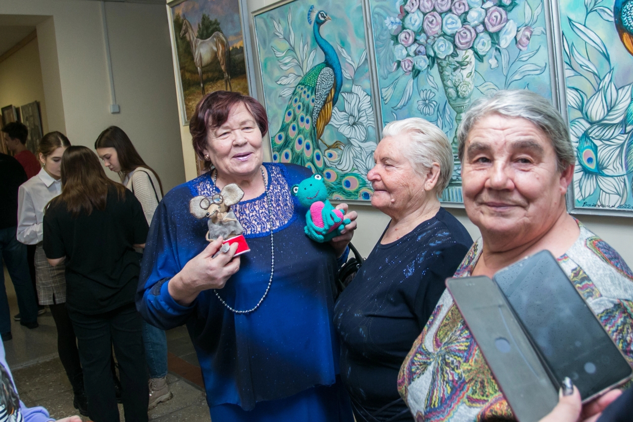 "Жизнь коротка, искусство вечно" "Жизнь коротка, искусство вечно"