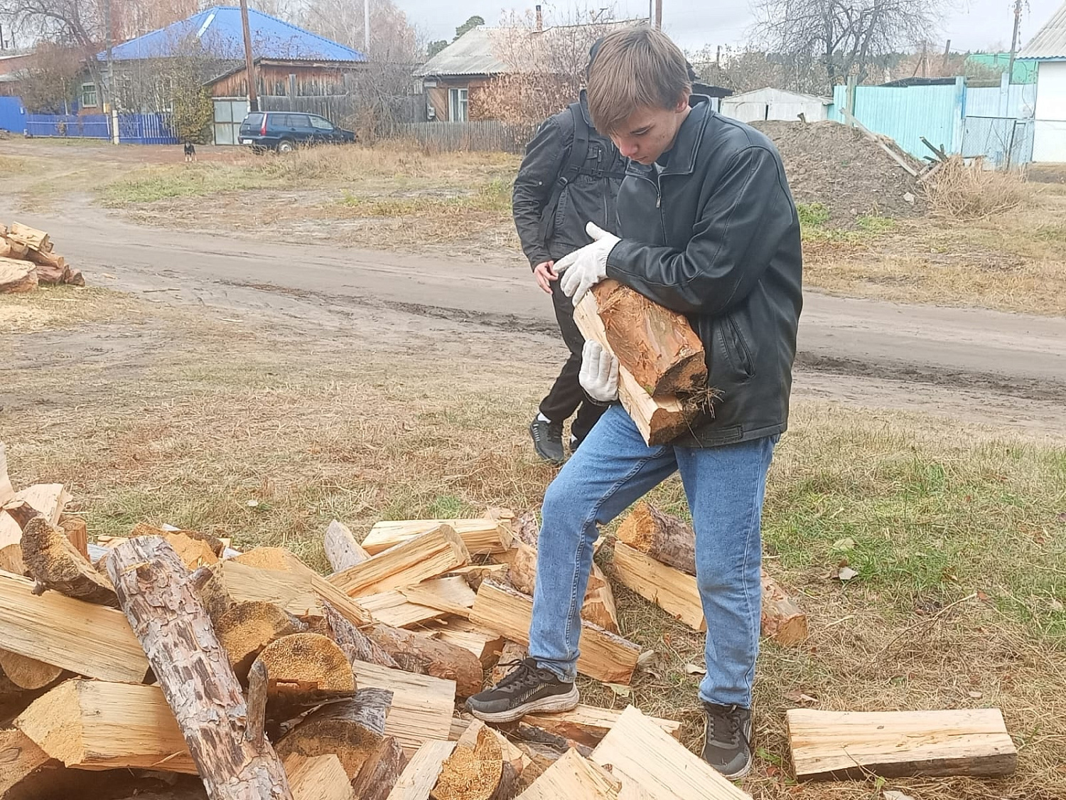 Помощь людям старшего поколения
